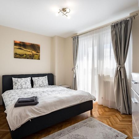 City View Apartment With Private Balcony Bucarest Exterior foto