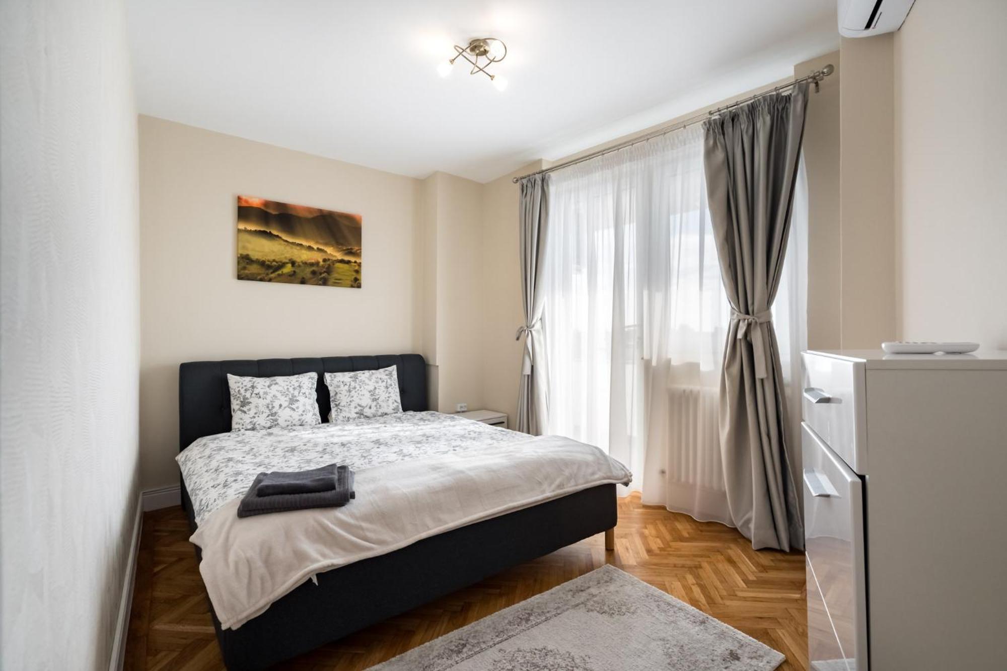 City View Apartment With Private Balcony Bucarest Exterior foto
