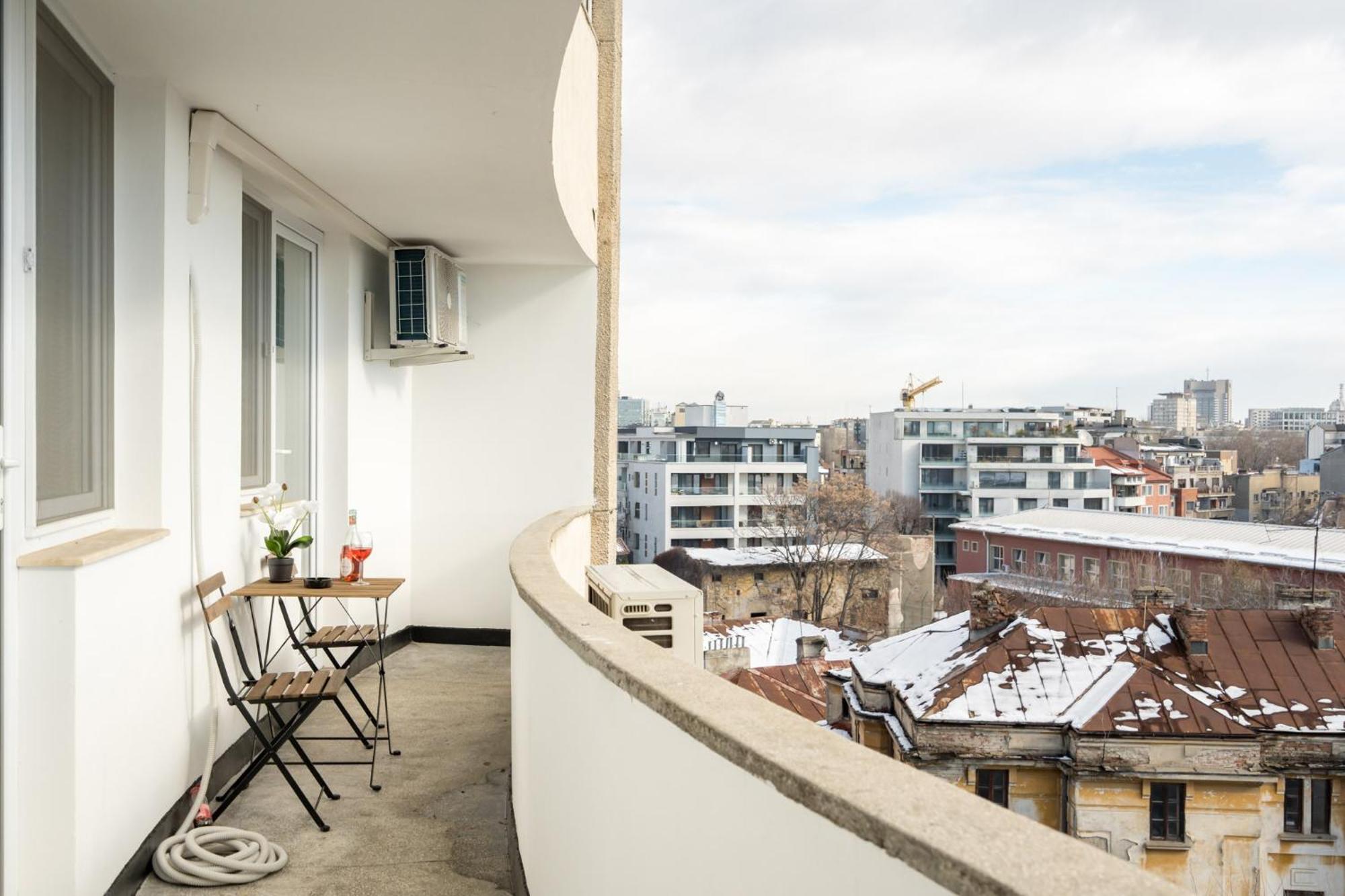 City View Apartment With Private Balcony Bucarest Exterior foto