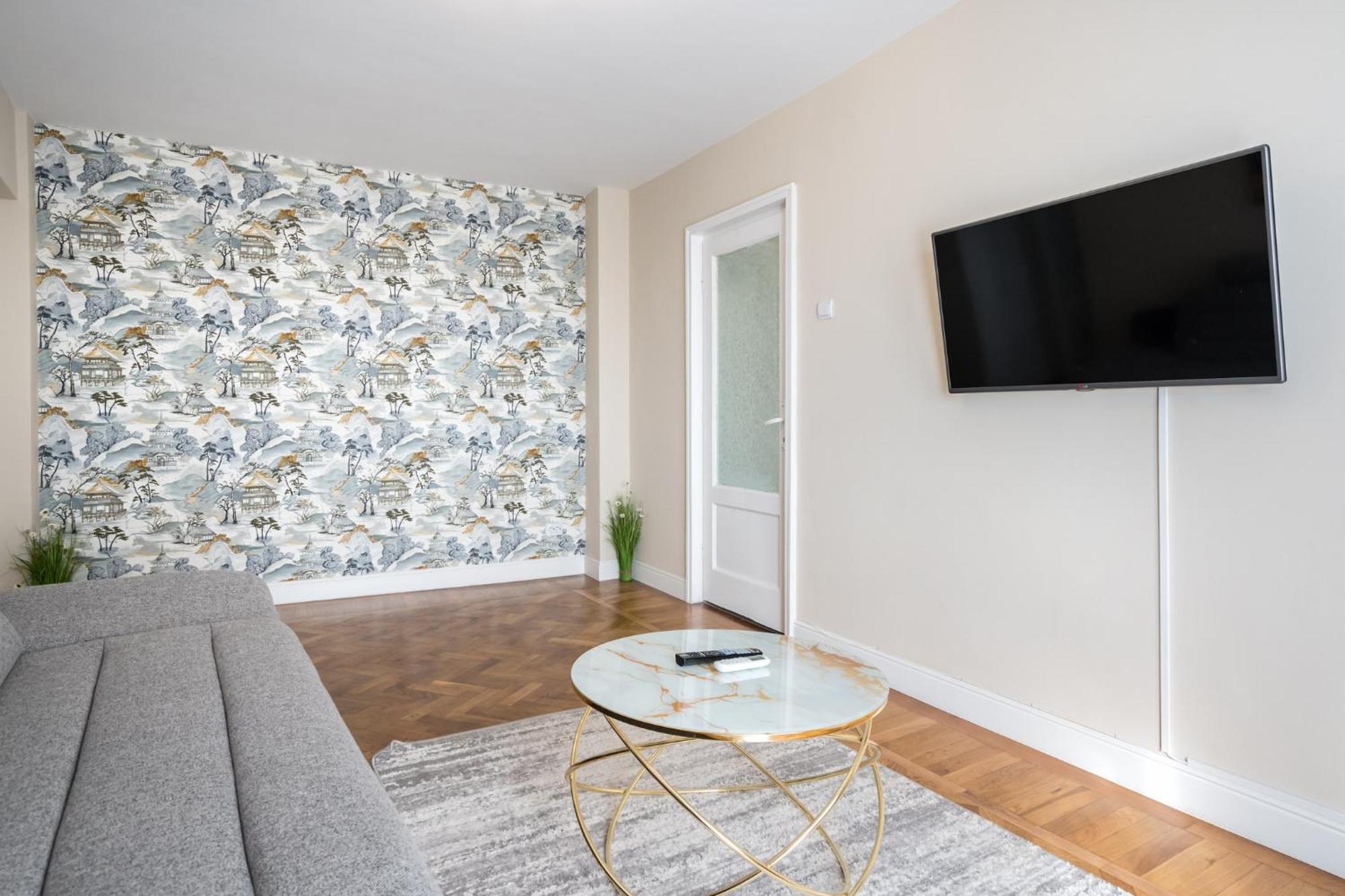 City View Apartment With Private Balcony Bucarest Exterior foto