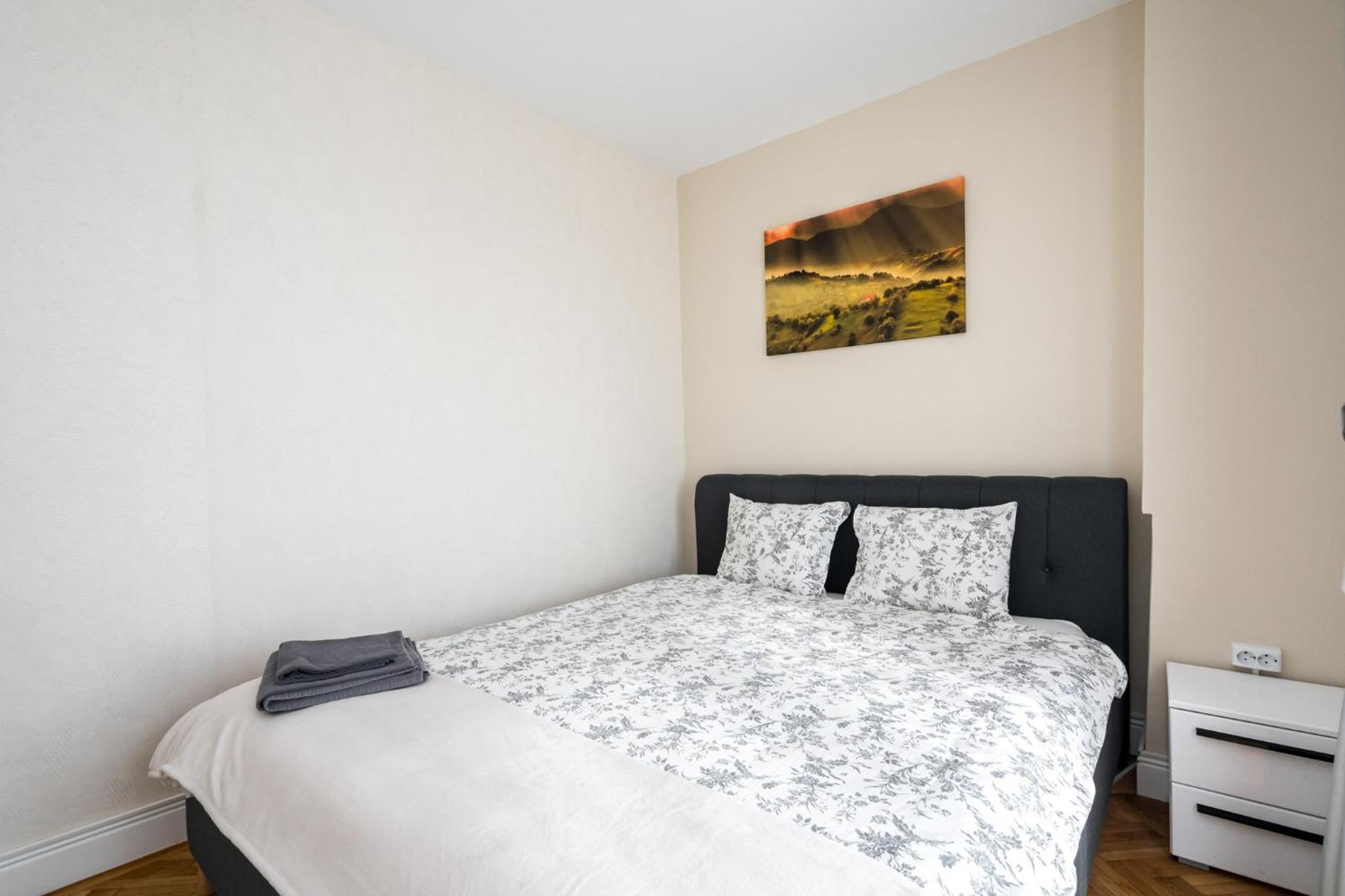 City View Apartment With Private Balcony Bucarest Exterior foto