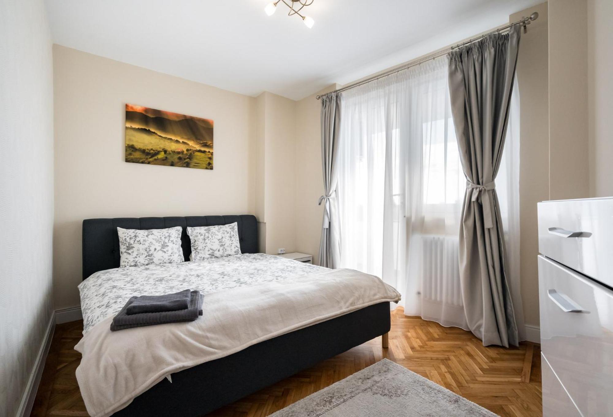 City View Apartment With Private Balcony Bucarest Exterior foto