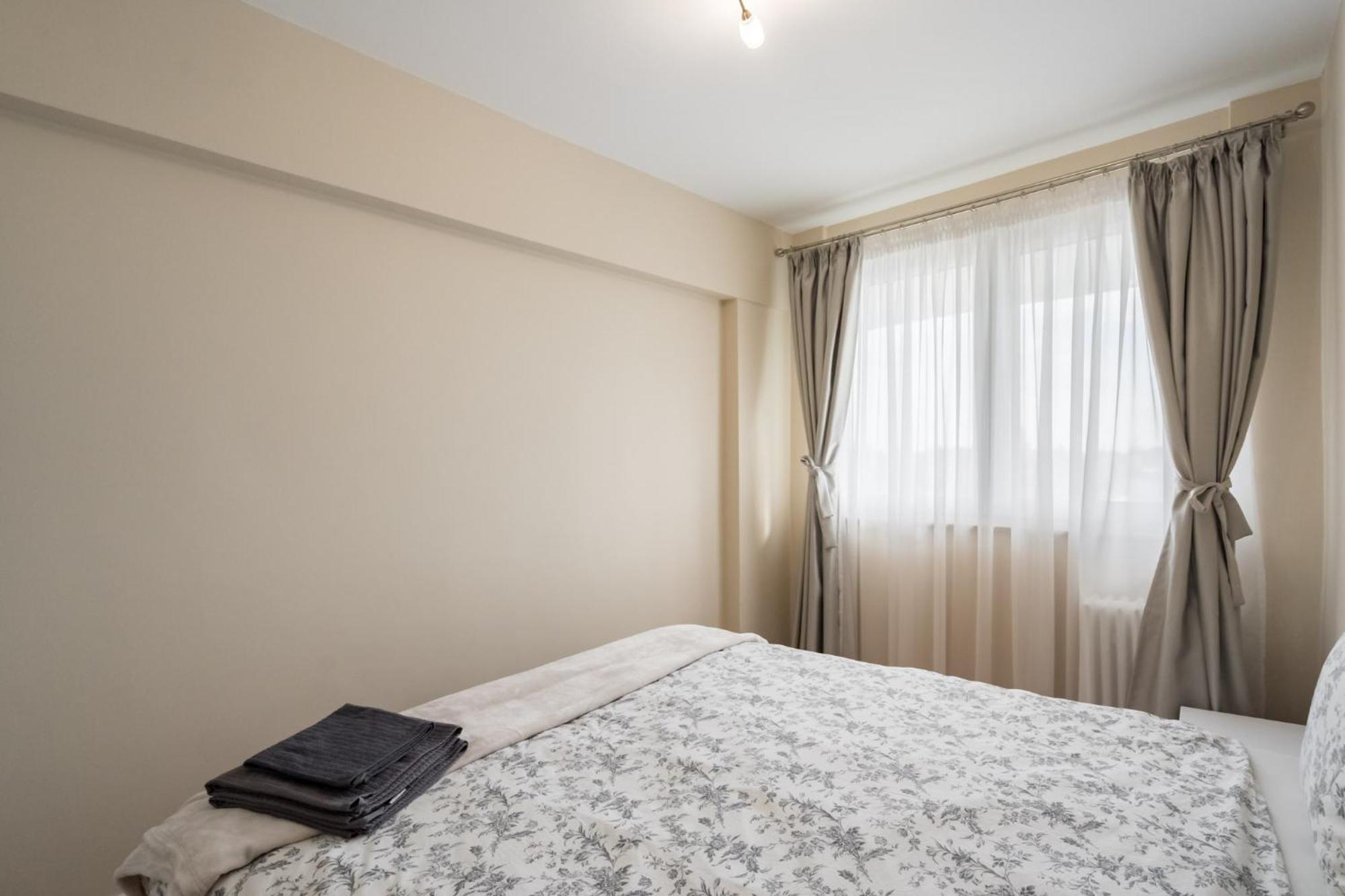 City View Apartment With Private Balcony Bucarest Exterior foto